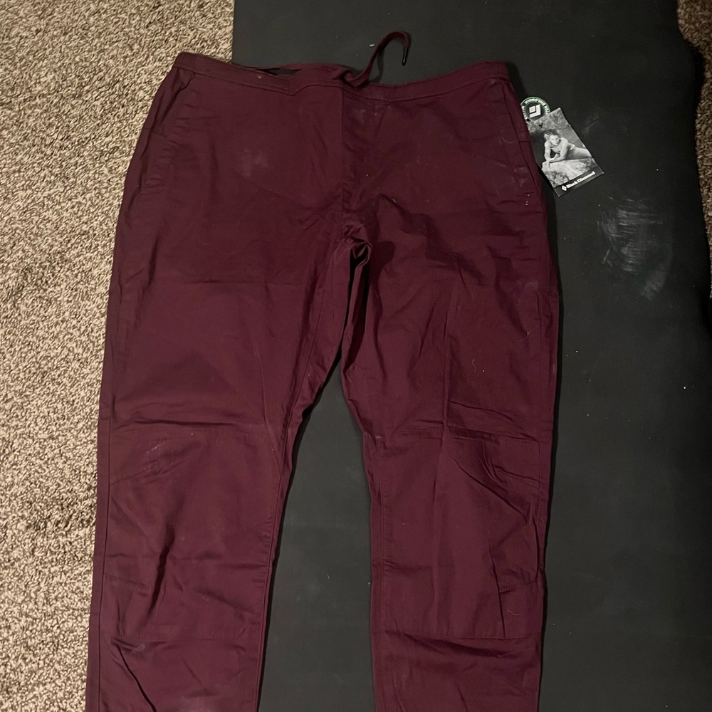 Black Diamond Women’s Notion Pants XL - NWT, but stored by my chalk ;)